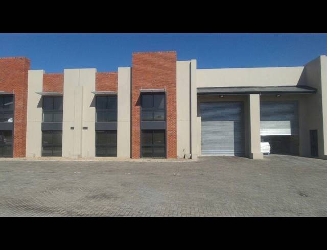 186M² FACTORY TO LET IN BRACKENFELL CENTRAL